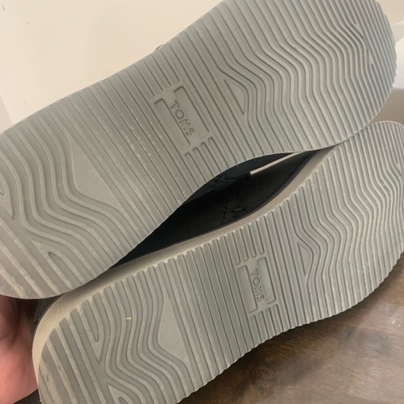 Men’s brand new size 9 1/2 Tom’s shoes - Picture 3 of 4